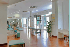 Thais Caniceiro // Pilates Studio